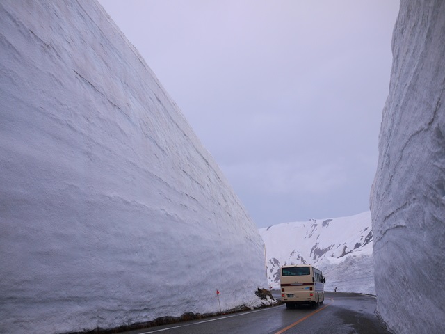  Snow Corridor