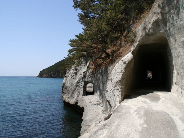  Fukuura Tunnel
