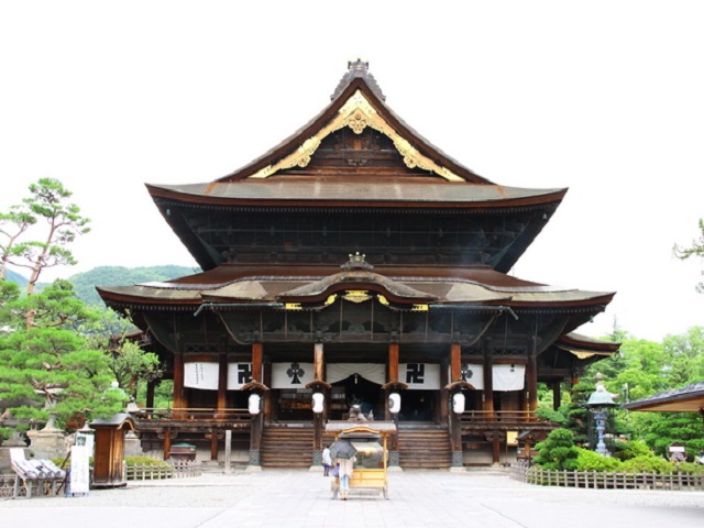  Zenko-ji Temple