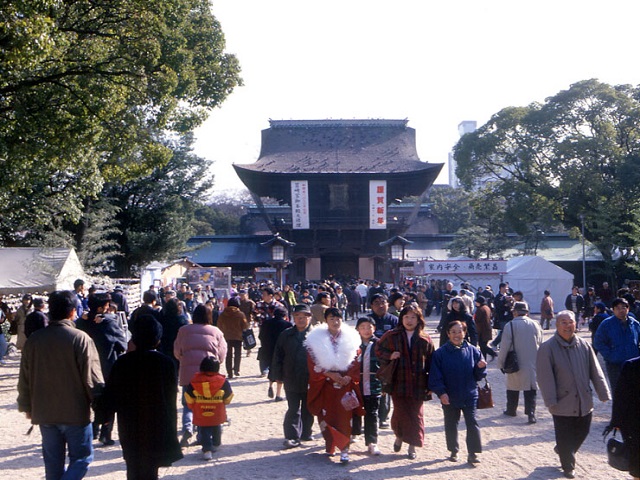  Hakozaki Shrine